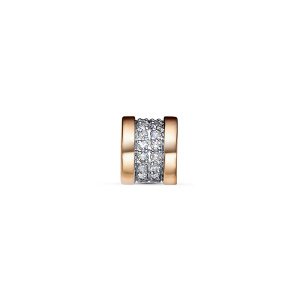 Подвеска из красного золота с бриллиантами.